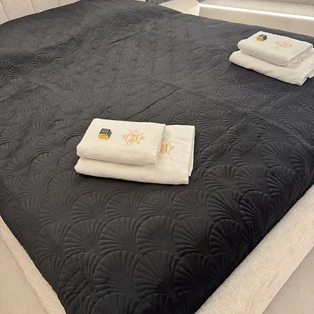 Quorum Z Jakuzzi Balans 16th Floor Z Widokiem Na Odre فروتسواف